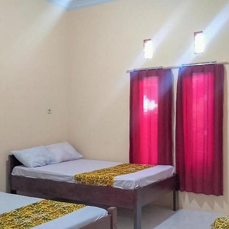 Kelapa Gading Homestay Syariah Redpartner Banyuwangi  Ngoại thất bức ảnh