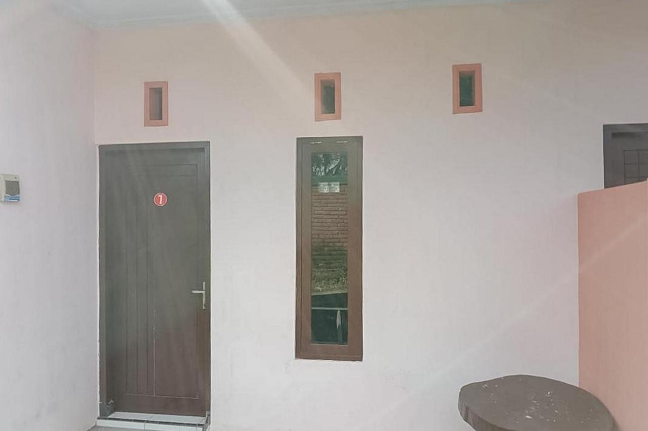 Kelapa Gading Homestay Syariah Redpartner Banyuwangi  Ngoại thất bức ảnh