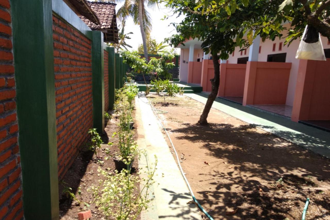 Kelapa Gading Homestay Syariah Redpartner Banyuwangi  Ngoại thất bức ảnh