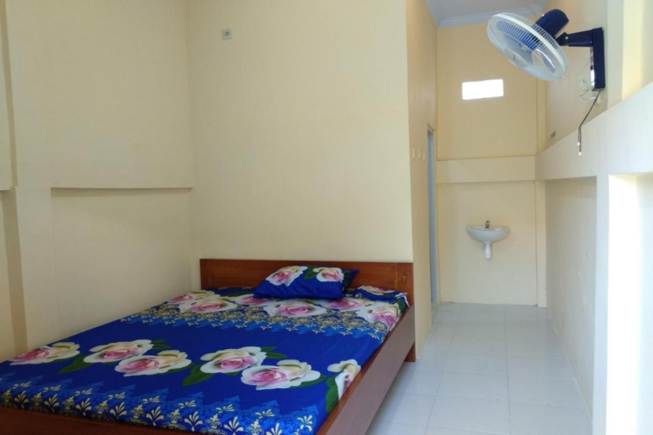 Kelapa Gading Homestay Syariah Redpartner Banyuwangi  Ngoại thất bức ảnh