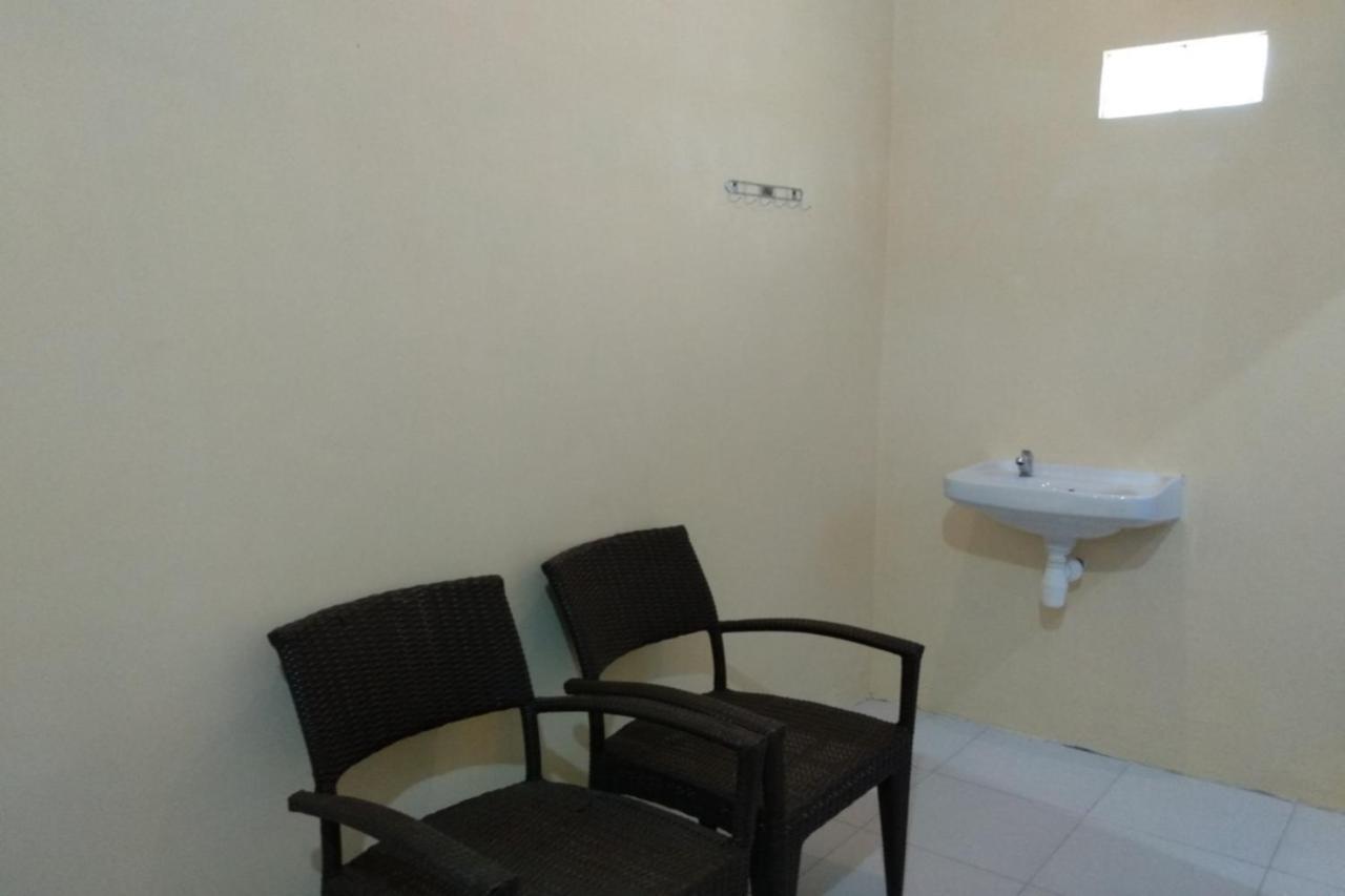 Kelapa Gading Homestay Syariah Redpartner Banyuwangi  Ngoại thất bức ảnh
