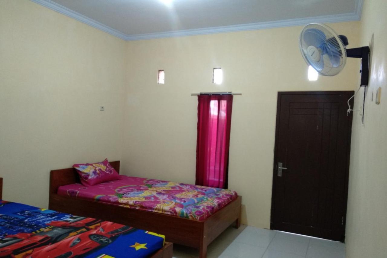 Kelapa Gading Homestay Syariah Redpartner Banyuwangi  Ngoại thất bức ảnh